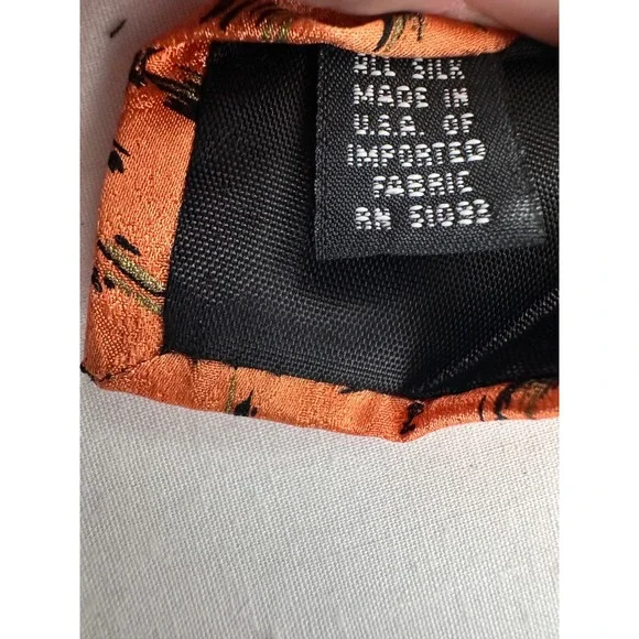 Seasonal Concepts by MMG‎ Hallmark Halloween Cats Bats Moon Silk Tie - Picture 3 of 8